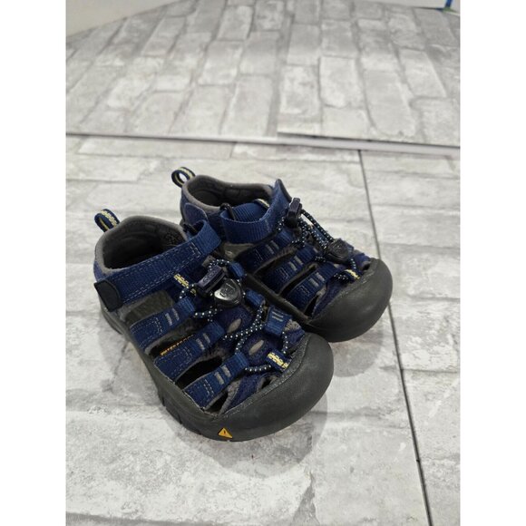 Keen Kids Newport H2 Closed Toe Water Sandals Size US‎ 10, EU 27/28 - Picture 1 of 8